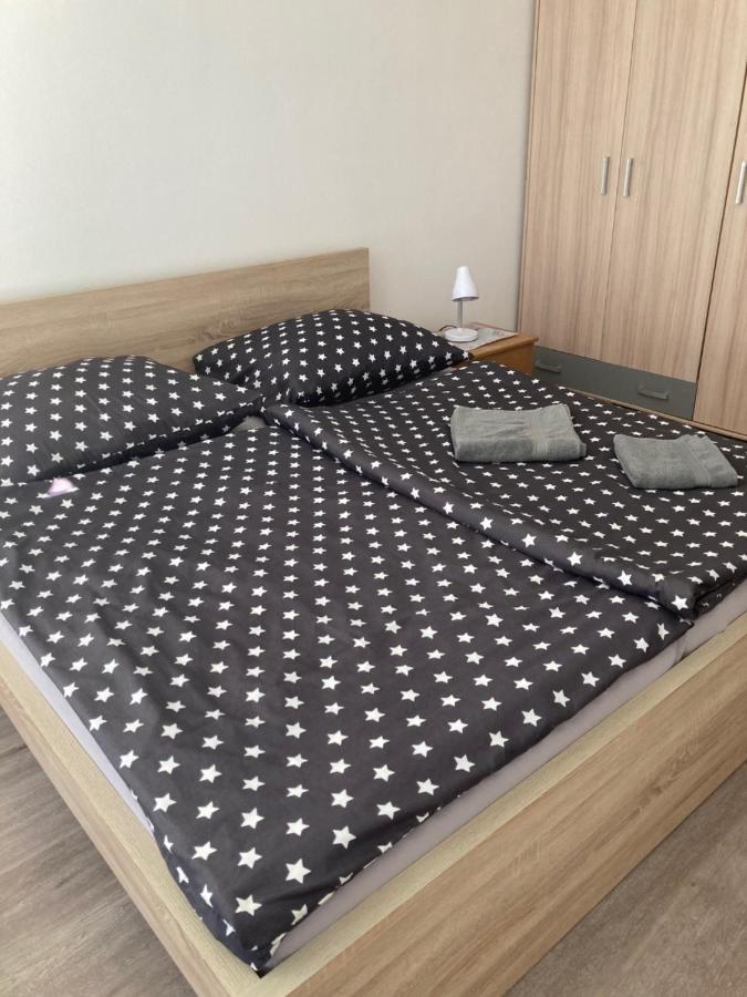 Apartman Edita - Byt S Terasou A Parkovacim Stanim, Topolova, Olomouc Apartment Exterior photo